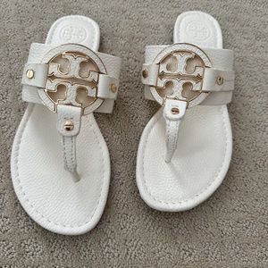 Tory Burch Leather Amanda Sandal Size 7 Lightly worn, preowned